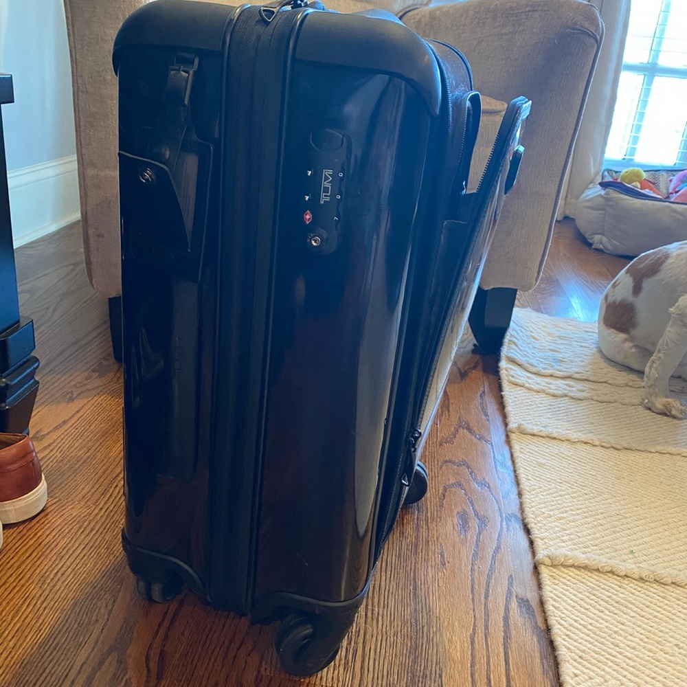 Tumi carryon - Picture 2 of 5